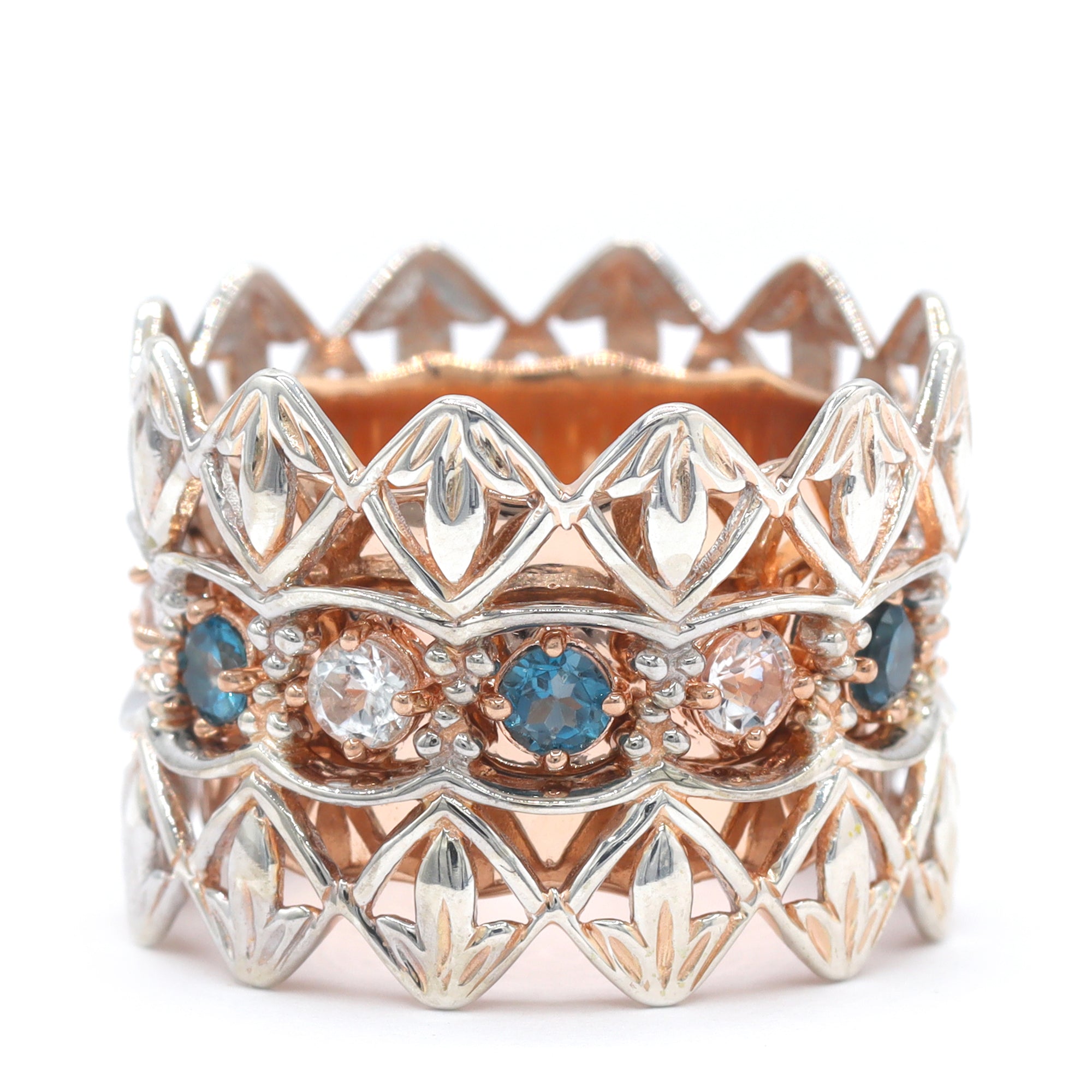 Bague Gems en Vogue en topaze bleu de Londres Tillion de 7,60 carats et zircon blanc Halo