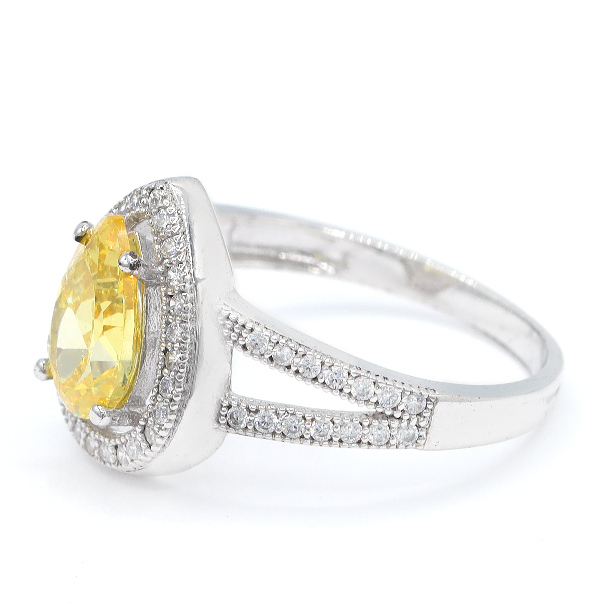 Bague Signity en argent sterling avec oxydes de zirconium ronds et baguettes - NE PEUT PAS ÊTRE REDIMENSIONNÉE.