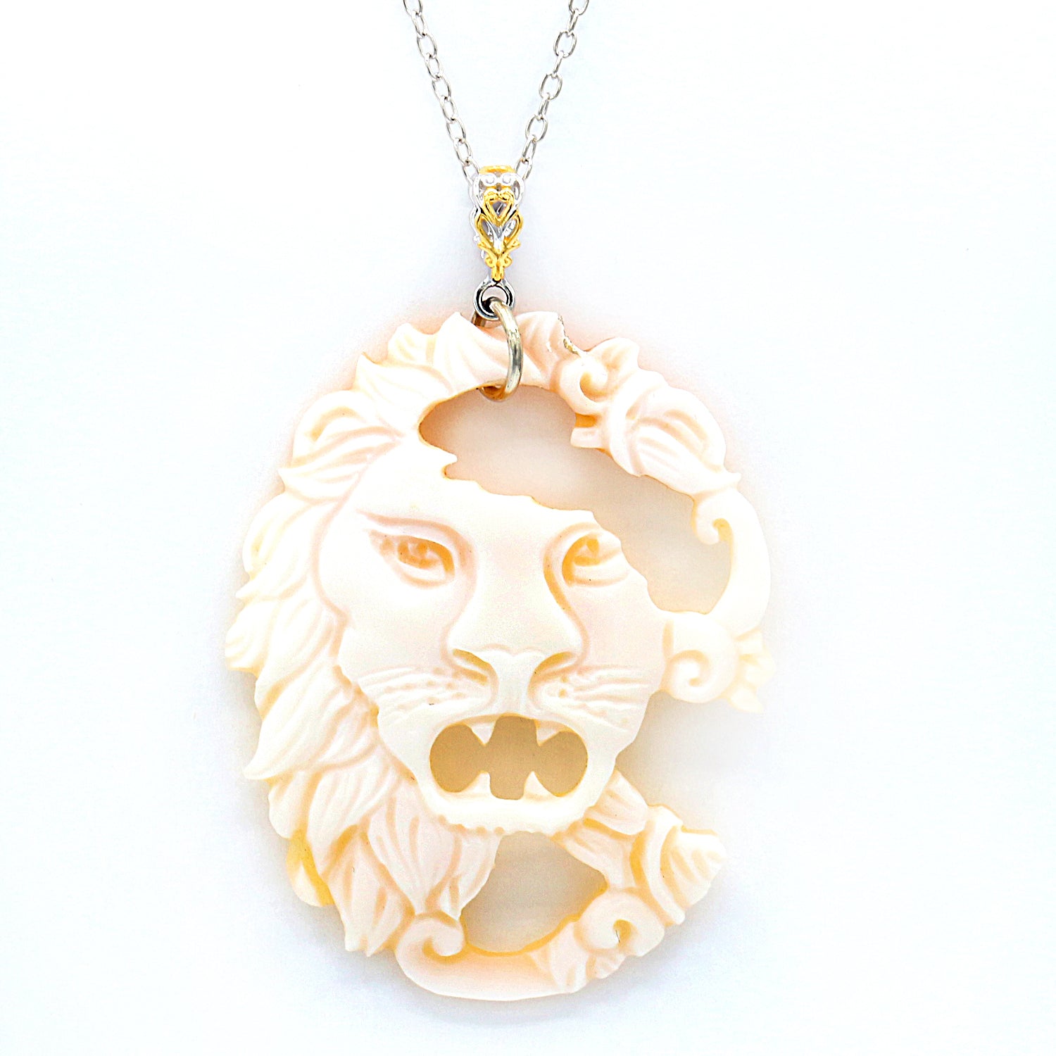 Gems en Vogue Lion Carved Cameo Pendant