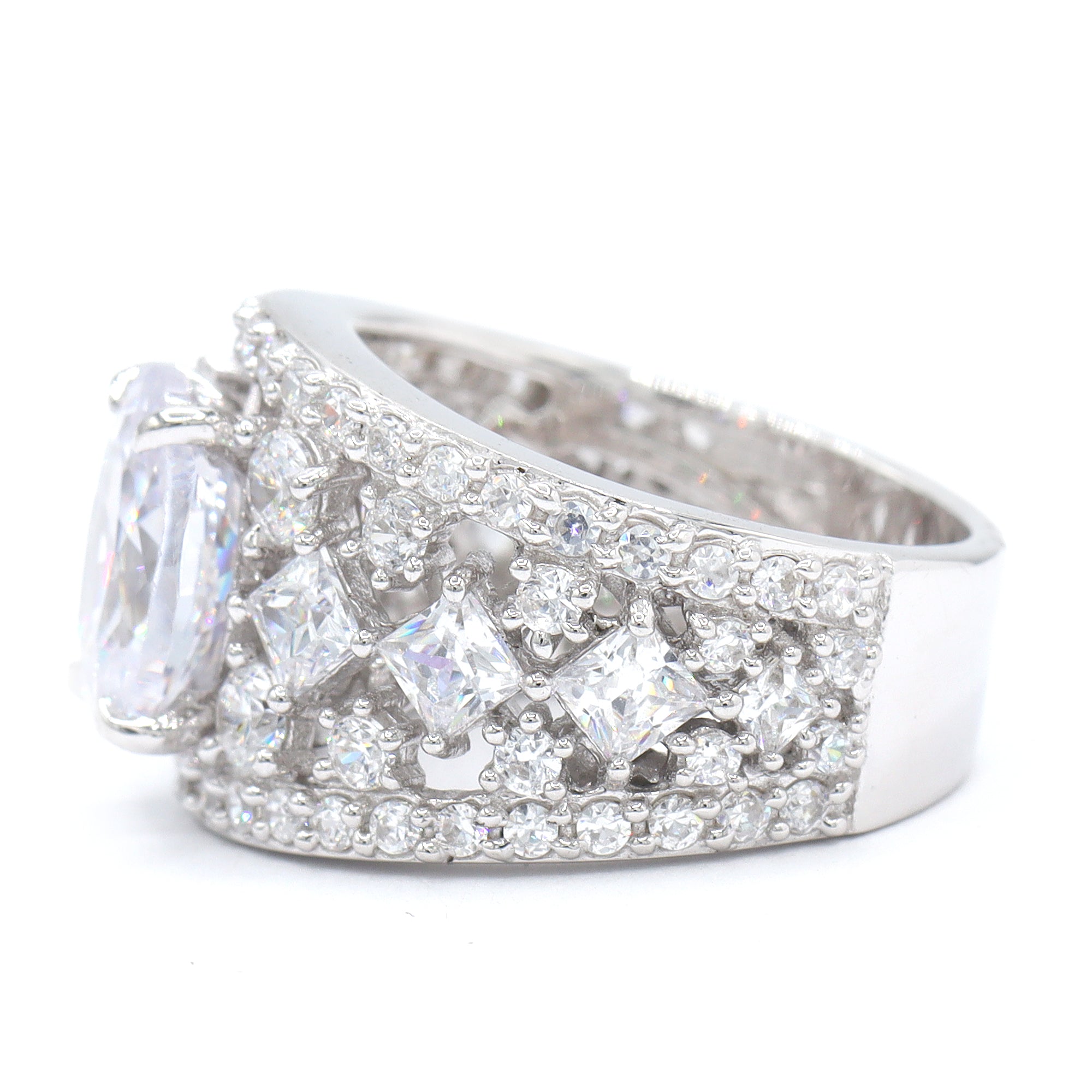 Bague Signity en argent sterling avec oxydes de zirconium ronds et baguettes - NE PEUT PAS ÊTRE REDIMENSIONNÉE.