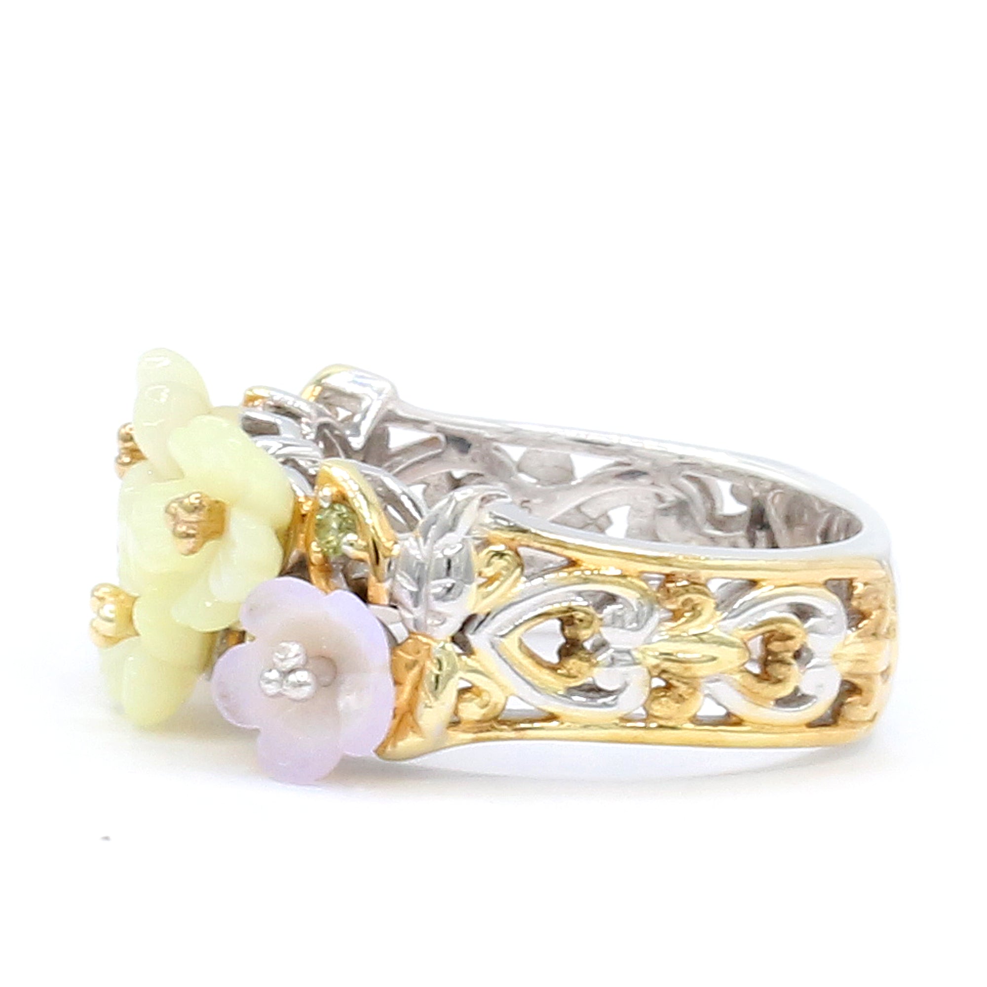 Gems en Vogue 24K Palladium Silver Purple & Yellow Shell with Peridot Flower Ring