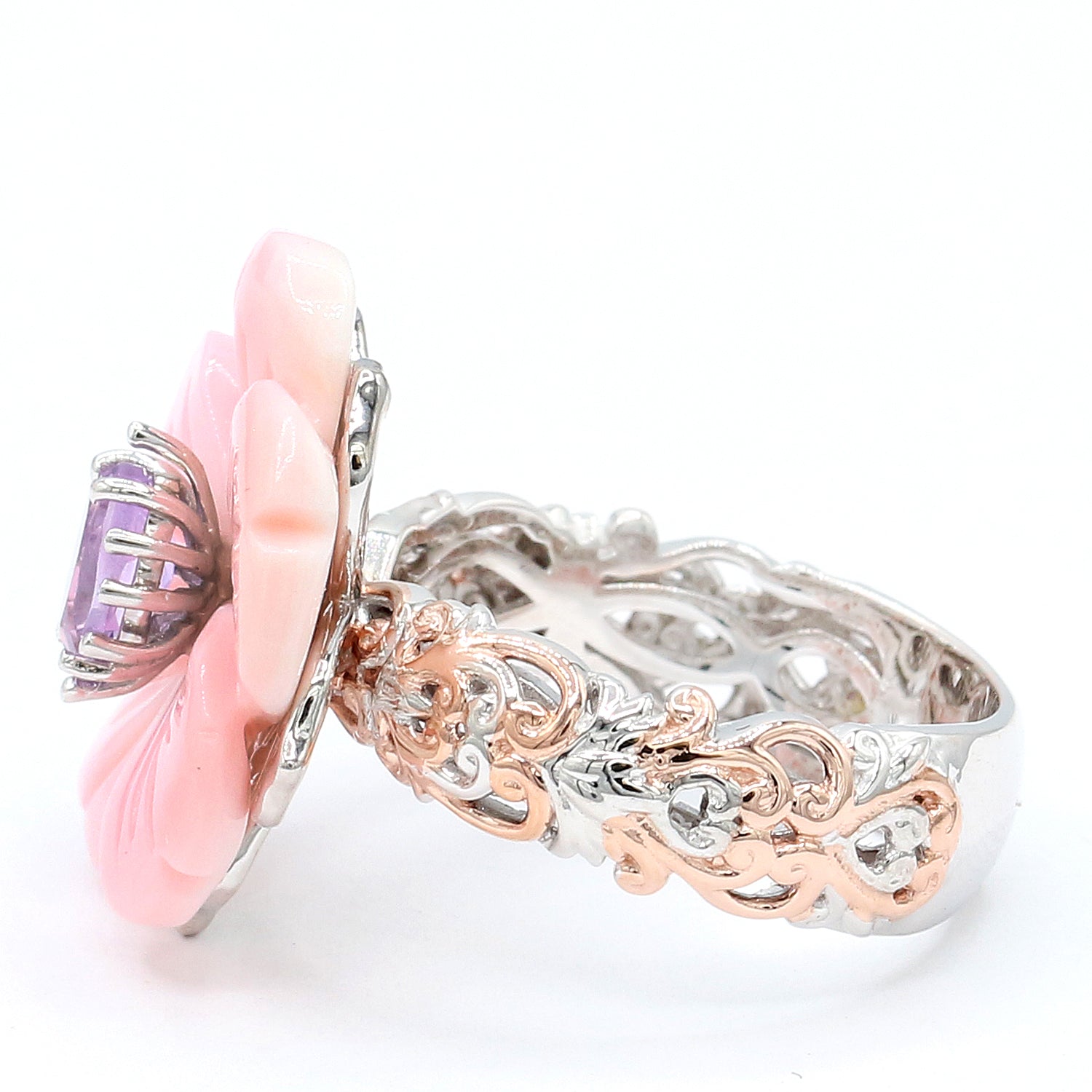 Bague fleur Gems en Vogue en coquillage conque rose et améthyste brésilienne