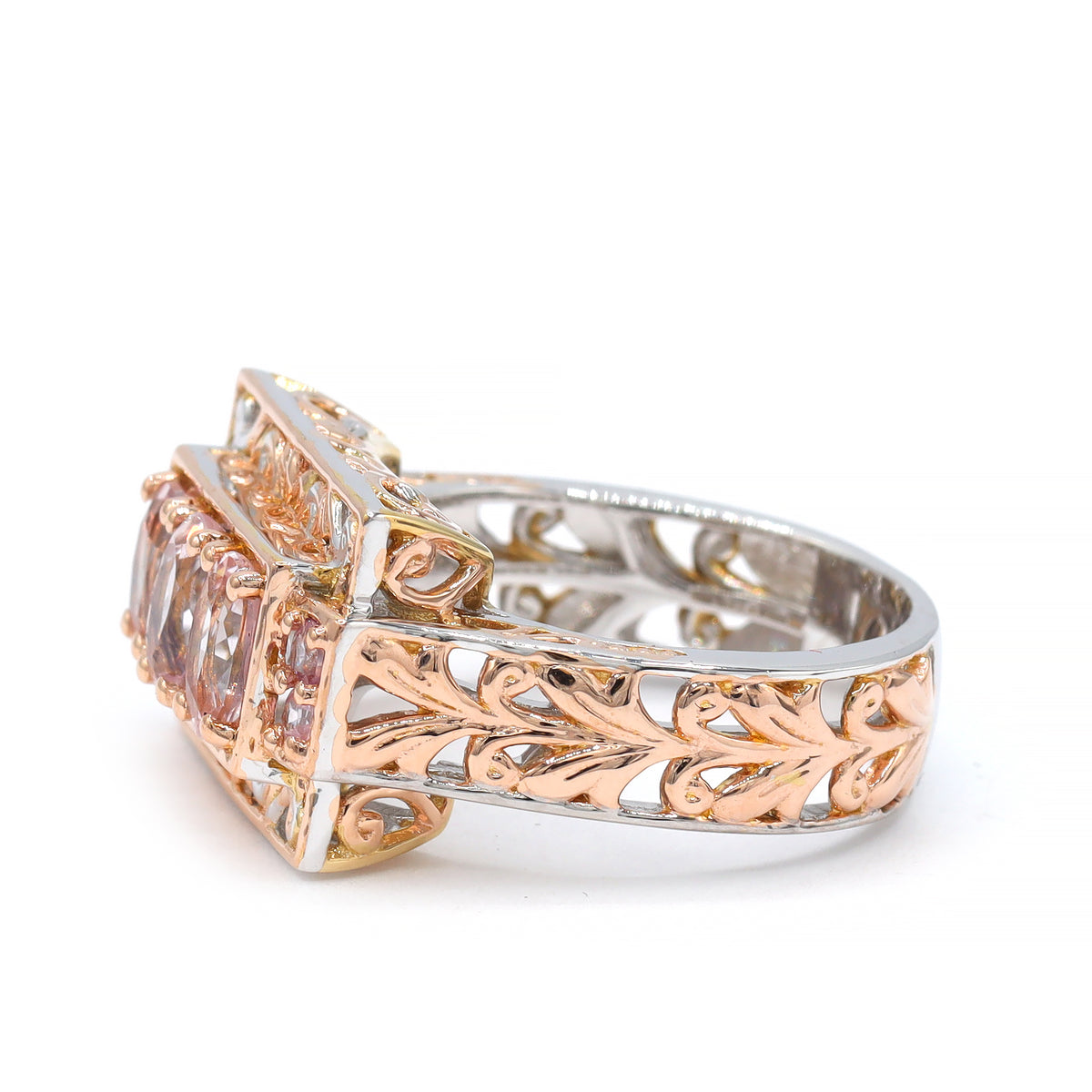 Bague Gems en Vogue en argent plaqué or 18 carats et palladium, sertie de morganite pastel (5,29 carats au total) et de zircons blancs.
