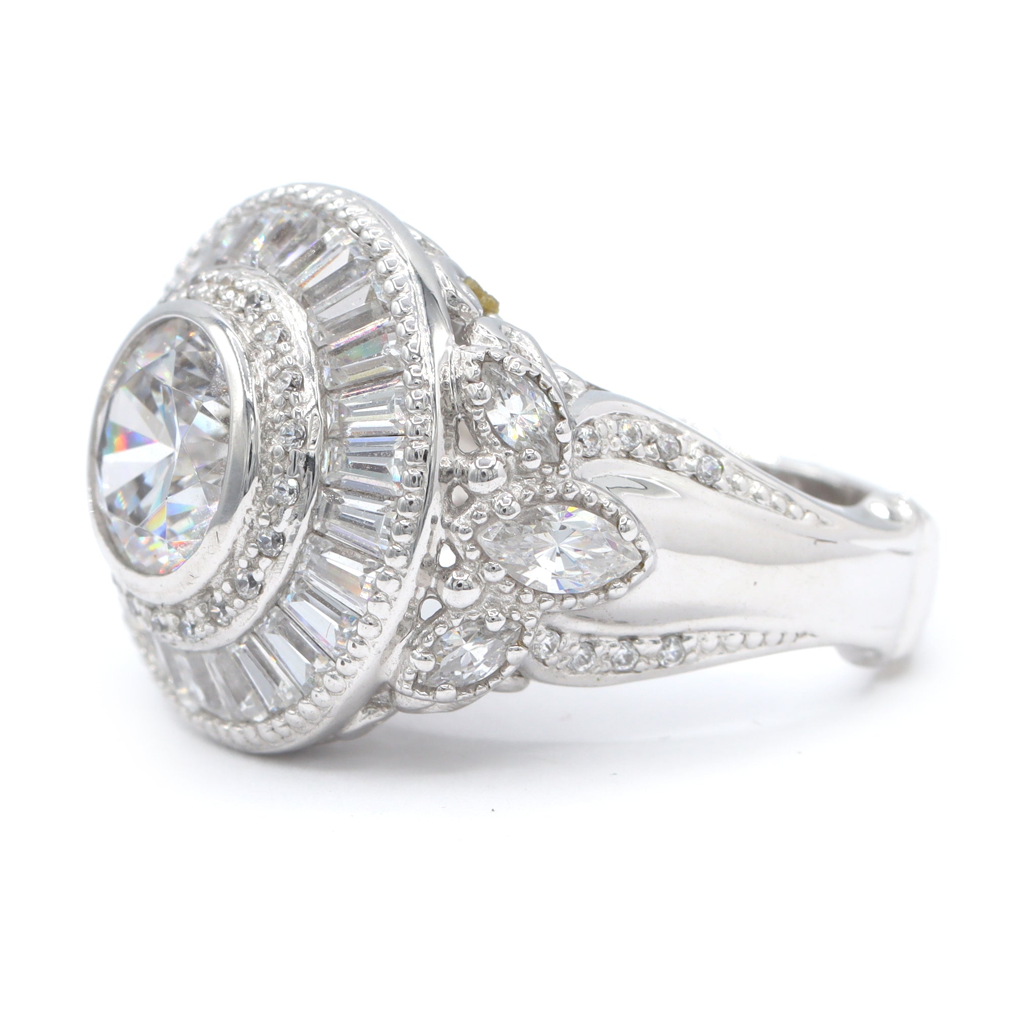 Bague Signity en argent sterling avec oxydes de zirconium ronds et baguettes - NE PEUT PAS ÊTRE REDIMENSIONNÉE.