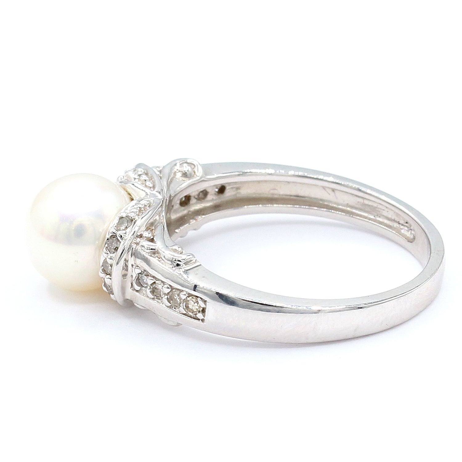 Golden Jewel 10K White Gold White Pearl & Diamond Ring