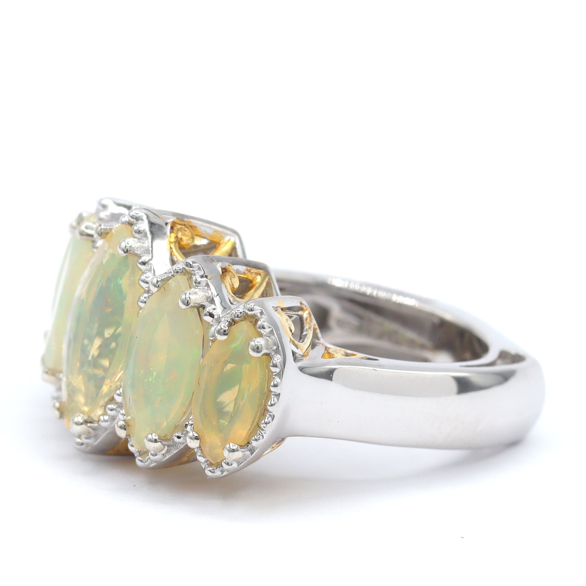 Bague à cinq pierres Opale Éthiopienne 5.20 carats Gems en Vogue