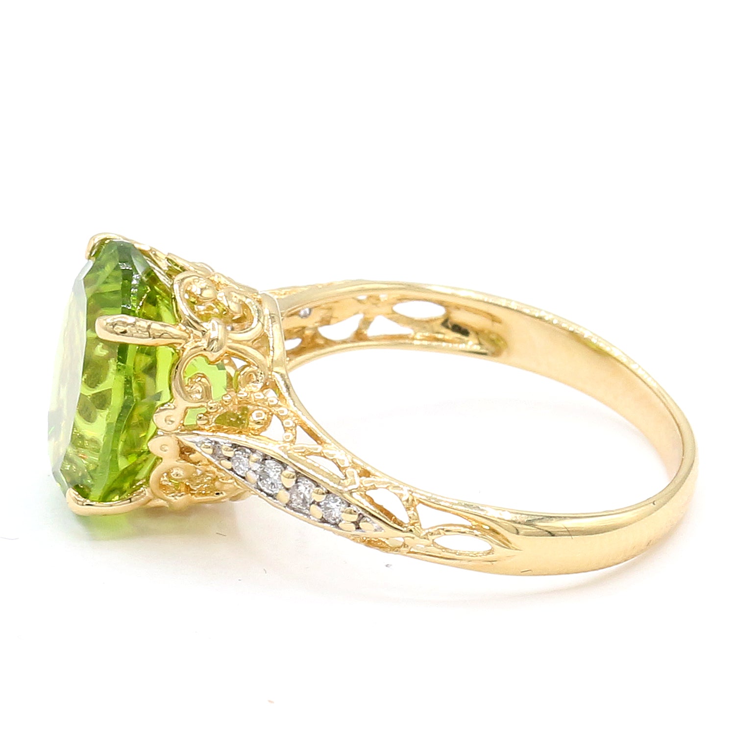 Gems en Vogue 14K Yellow Gold 3.62ctw Special Millennium Cut Peridot & Diamond Ring