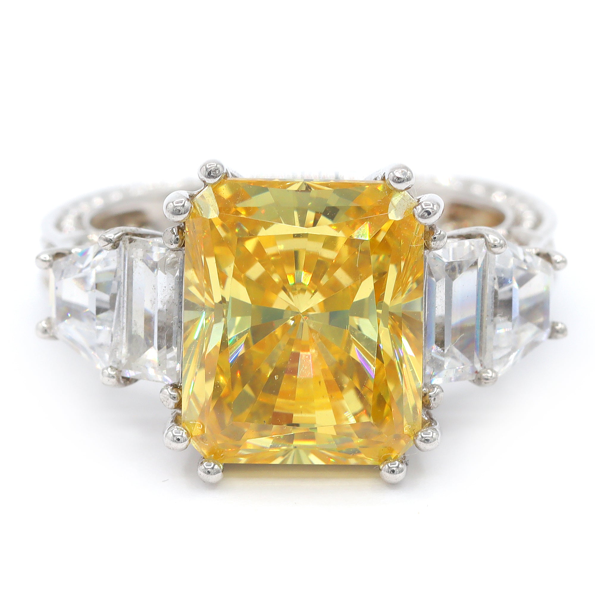 Bague Signity en argent sterling avec oxydes de zirconium ronds et baguettes - NE PEUT PAS ÊTRE REDIMENSIONNÉE.